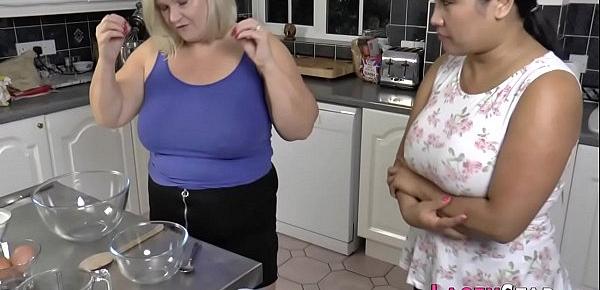  Cake batter covered gran gets pussy toyed